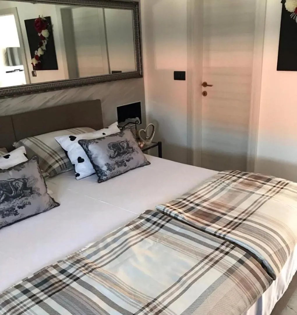 Apartment Mare Trogir 0*,